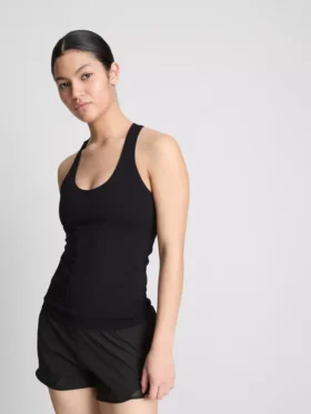 Aktives Tanktop mit U-Ausschnitt