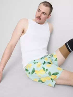 Badeshorts mit Zitronenprint