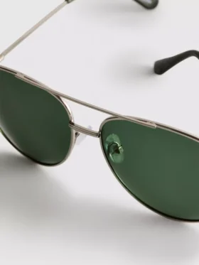 Getönte Piloten-Sonnenbrille