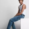 Jeans mit mittlerer Leibhöhe und schmaler Passform