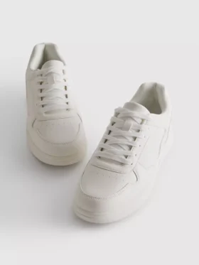 Low-Top-Sneaker mit Einsätzen