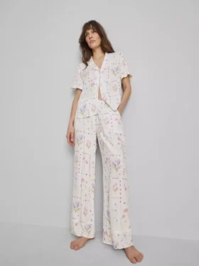 Schlafanzughose mit weitem Bein und Blumenmuster