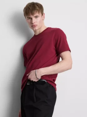 Schmal geschnittenes Stretch-T-Shirt