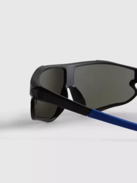 Sonnenbrille im Schild-Design