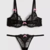 Spitzen-Dessous-Set mit Bügel
